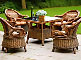 SODO STALO IR KĖDŽIŲ KOMPLEKTAI